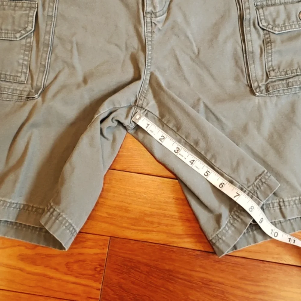Cabela's men's cargo shorts. 38 waist. Light greyish green.